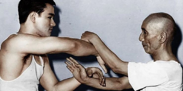 Bruce Lee Yip Man pratiquant le wing chun