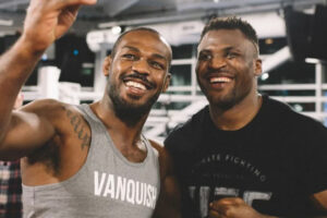 Jon Jones exprime sa réaction à Francis Ngannou. (62 caractères)