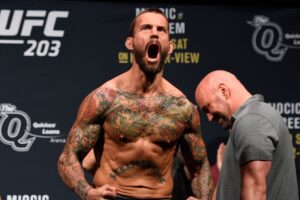 CM Punk: Son énorme salaire débute à l’UFC.