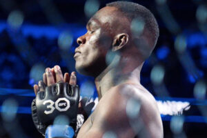 Israel Adesanya de retour en compétition sous peu ?