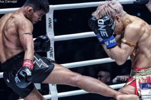 Blessure choquante d'une star mondiale kickboxing