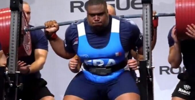 Recordman français soulève 375 kilos en squat!
