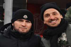 Visite de Khabib au Milan AC, photo avec Zlatan Ibrahimović