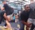 UFC Jon Jones démontre ses talents de lutte en Thaïlande