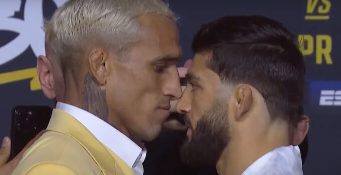 Face à face intense : Oliveira vs Tsarukyan à l'UFC 300