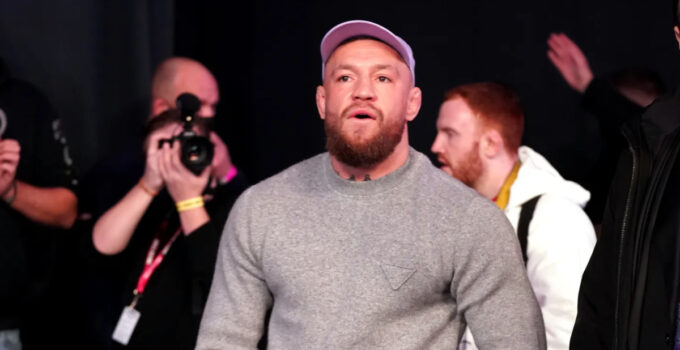 Conor McGregor bat record UFC avant retour