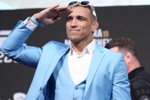 Charles Oliveira entraînement UFC fan prix fou