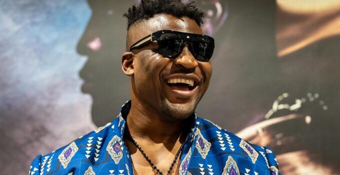 Francis Ngannou réagit au lancement du PFL Afrique en MMA