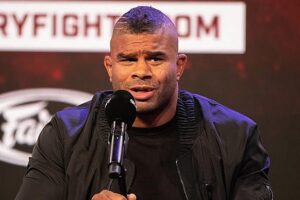 Alistair Overeem métamorphosé en kickboxing