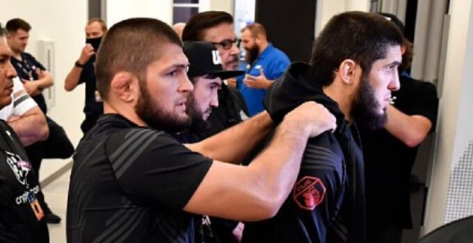 Encensement de Khabib Nurmagomedov envers Islam Makhachev