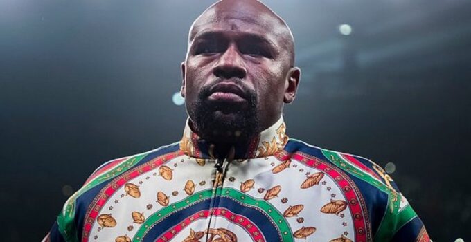 Mayweather : légende supplie de raccrocher, c'est gênant