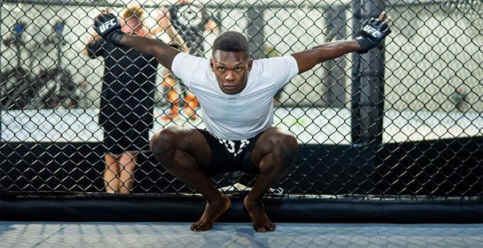 Israel Adesanya plus massif que jamais en Colombie