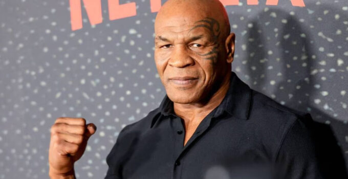 Mike Tyson, 58 ans : physique impressionnant avant combat contre