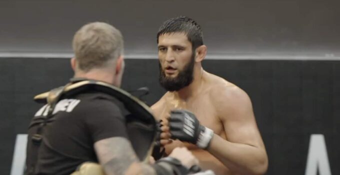 Retour UFC : Khamzat Chimaev peaufine son striking