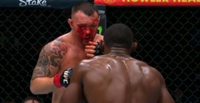 Finalisation de Colby Covington par Joaquin Buckley à l'UFC Tampa