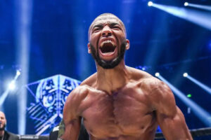 Parnasse domine Varela pour une victoire éclatante au KSW 101