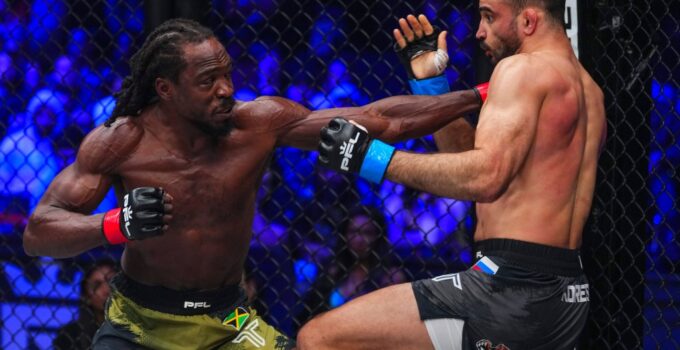 Jason Jackson affronte Andrey Koreshkov